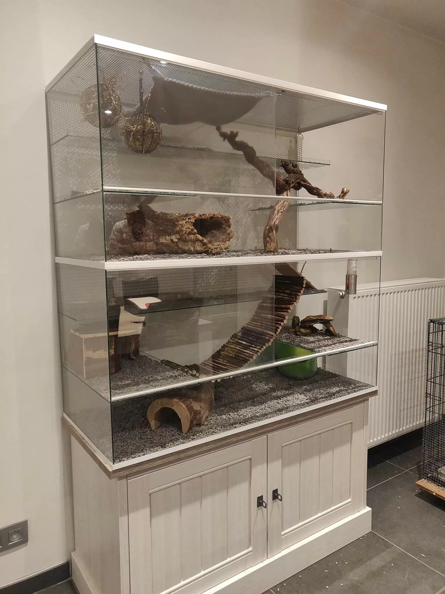 Opvouwbare Hooi Stand met Metalen Frame Konijn Snack