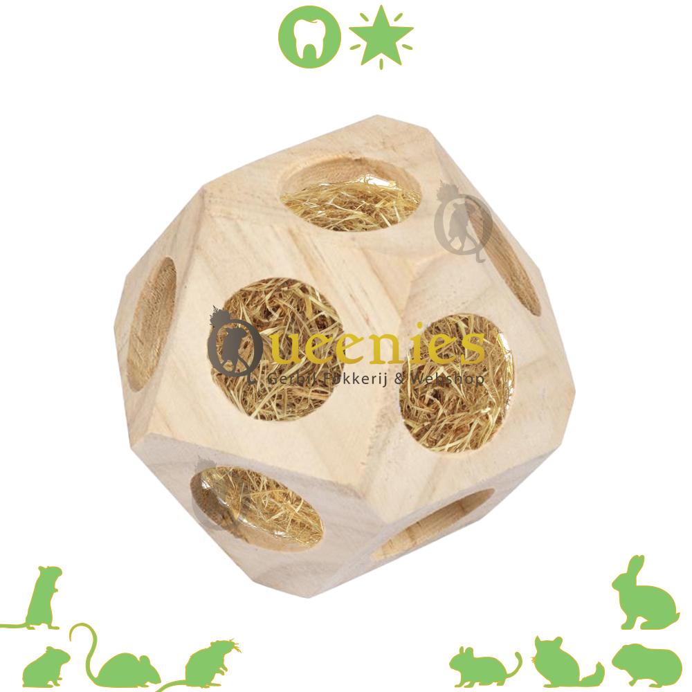 Houten speelbal vullen met kruiden hooi voor Konijnen