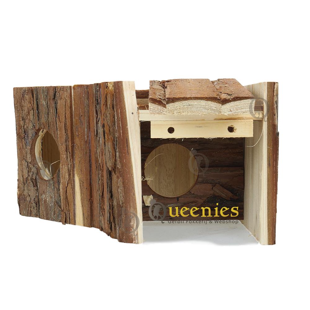 Degoehuis met trap en doorgangen