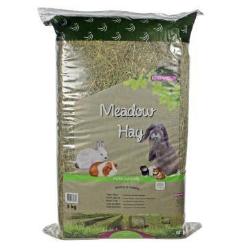 Natuurlijk weidehooi met lange stelen en kruidenmix