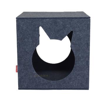 Vilten kattenhuis in kubusvorm