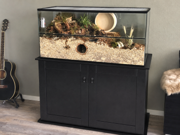 Stevige kast voor glazen terrarium