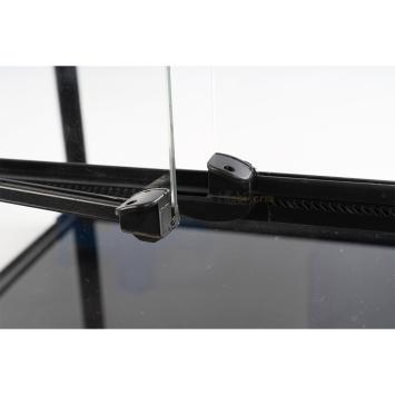 Hoog glazen paludarium voor tropische inrichting