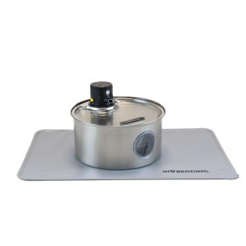 Katten waterbak met stromend water