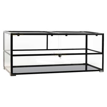Zwart afgewerkt terrarium met ventilatiedeksel