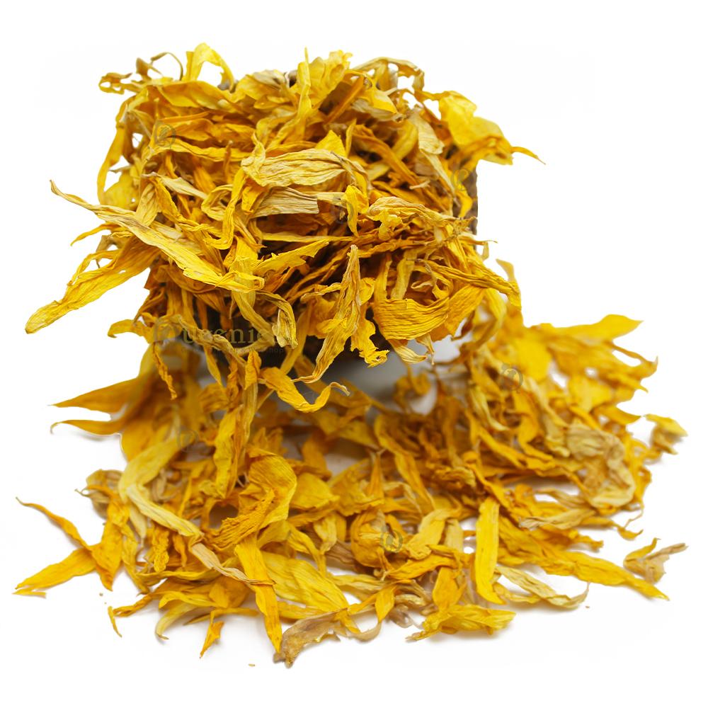 Gedroogde zonnebloem bladeren en blaadjes