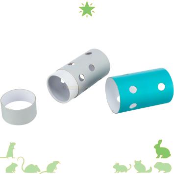 Voer en Snack Roller voor konijnen gevuld met hooi