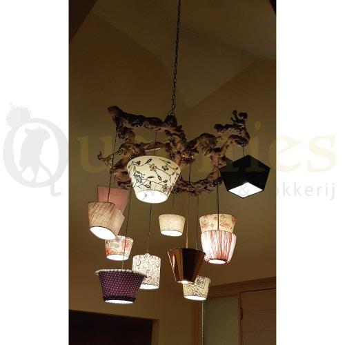 Lamp gemaakt van druiventakken